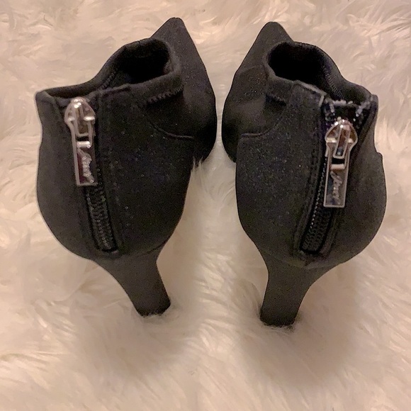 Badgley Mischka Jewel Pumps - Picture 4 of 6